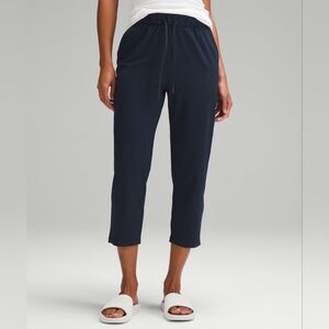 Lululemon stretch high rise crop 23" true navy sz 6